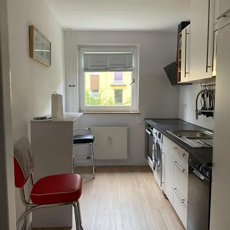Drei-zimmer In Hannover, List *